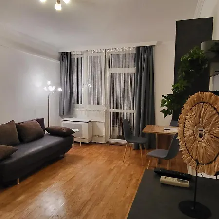 Pearl Apartment *