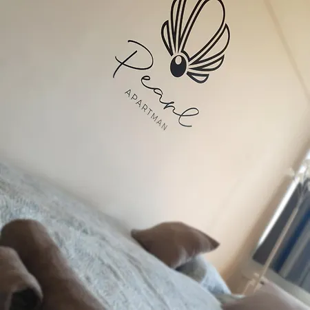 Pearl Apartment *